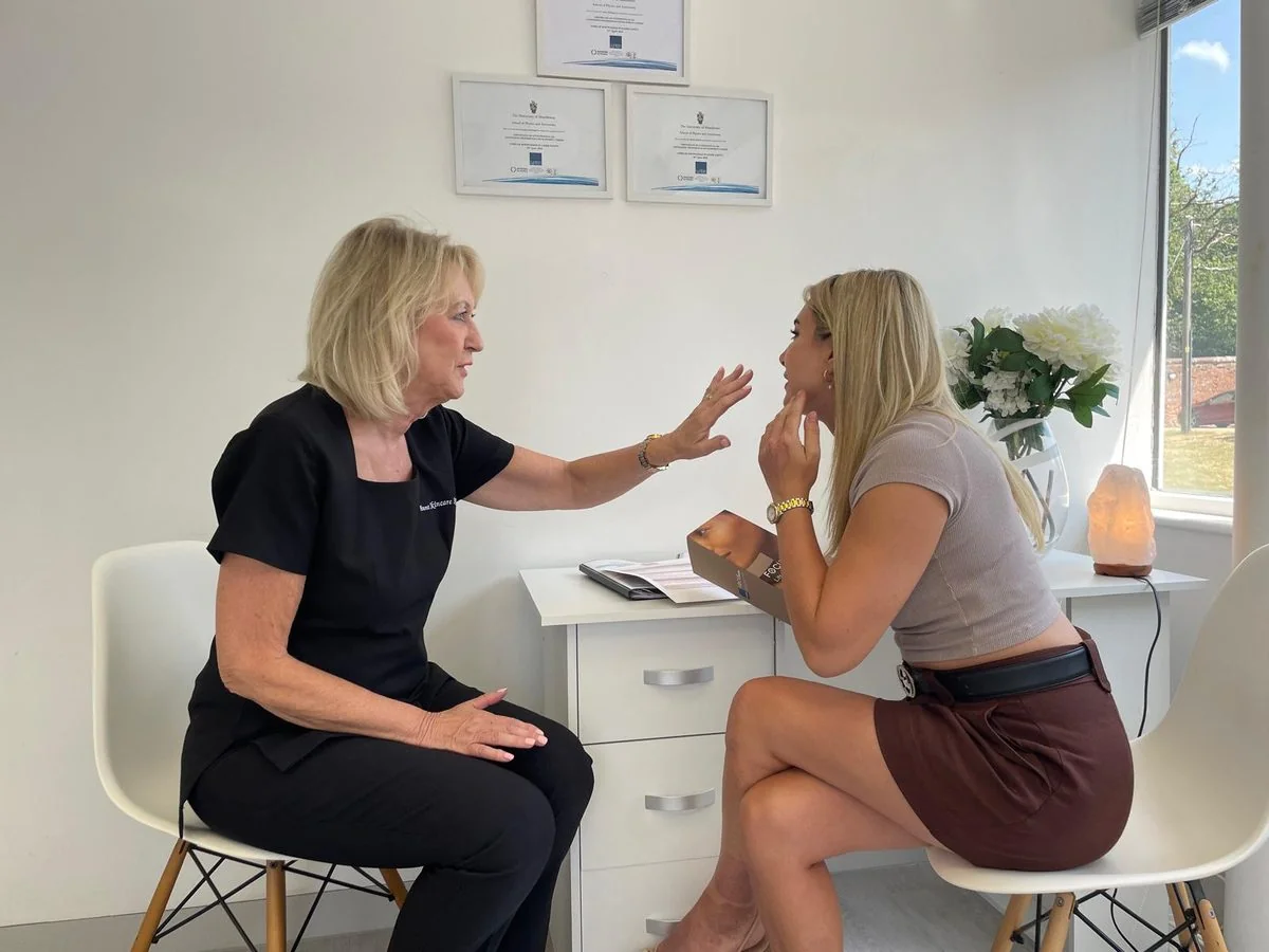 Consultation at LUMOS Clinic, Basingstoke
